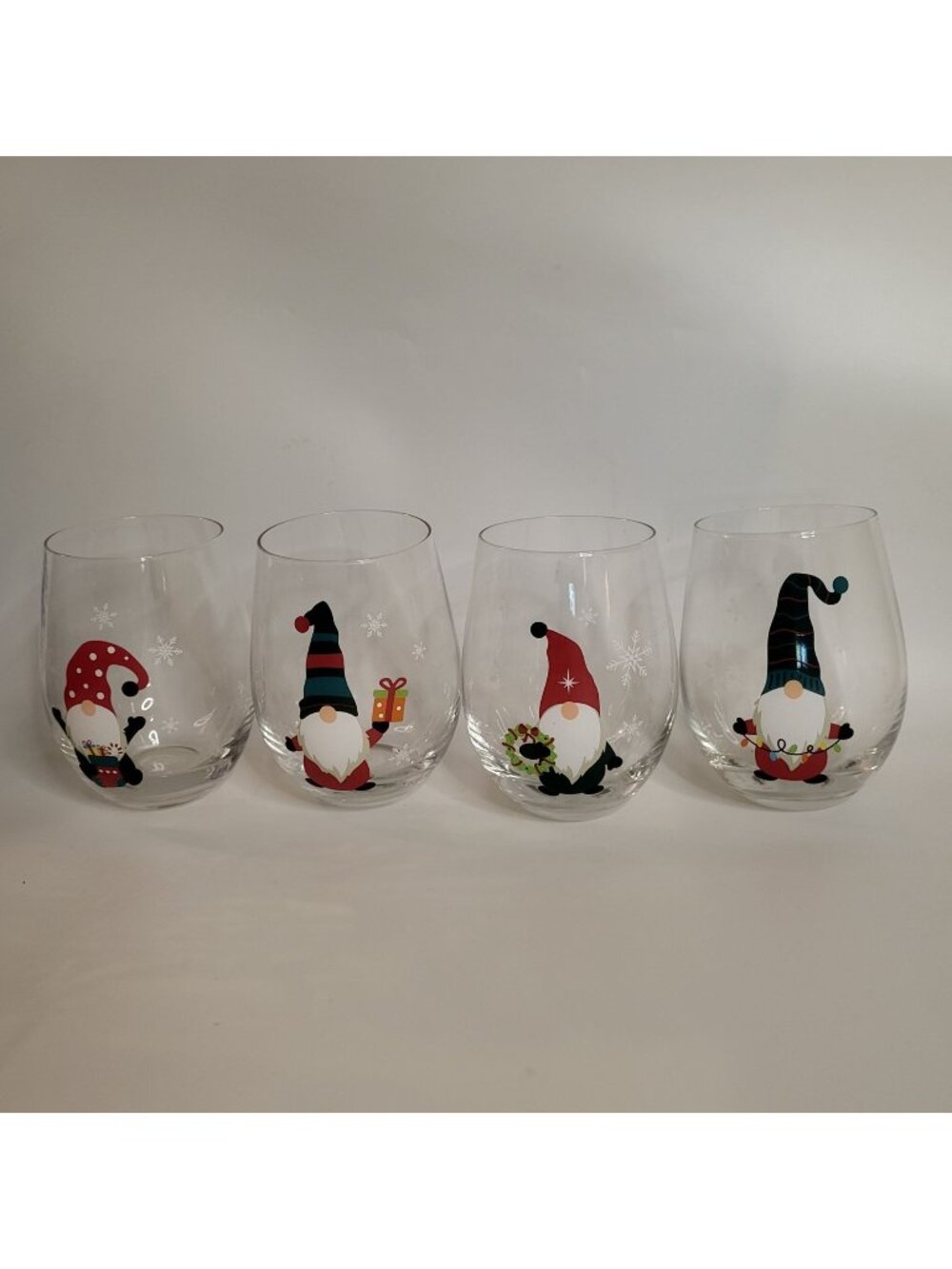 Pier 1 Set of 4 Christmas Holiday Gnome Clear Stemless Glasses - 18 oz